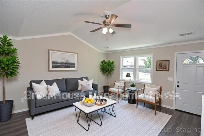 Photo - 117 E Veterans Pkwy