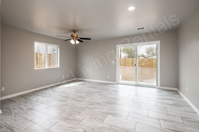 Photo - 2185 E Butler Ave