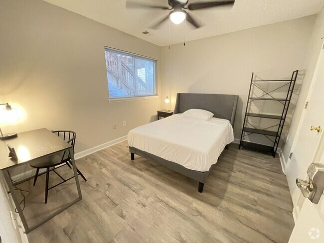Building Photo - 303 Smith Level Rd Unit D24-B Rental