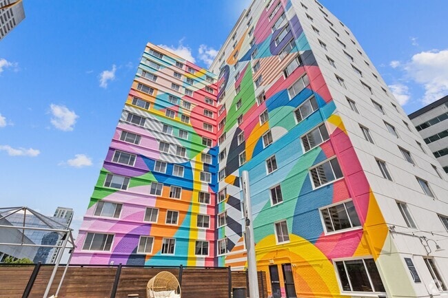 Building Photo - Crest on Peachtree Rental