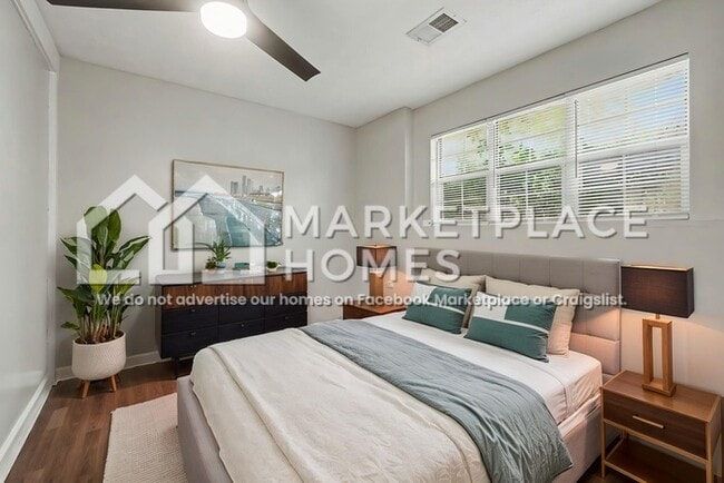Photo - 1488 Devon Mill Way