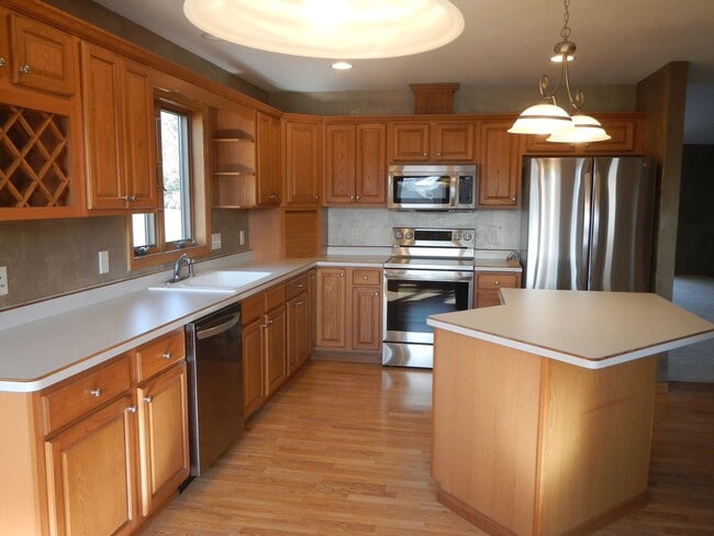 Photo - Nice 3 Bedroom 3 Bathroom Twinhome in River Falls