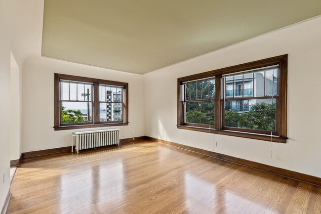 Photo - Queen Anne Apartments