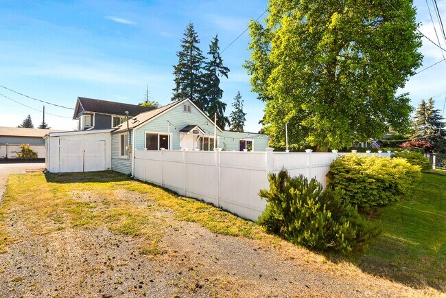 Photo - White Center/Burien 3 Bedroom Rambler - Large Fenced Yard