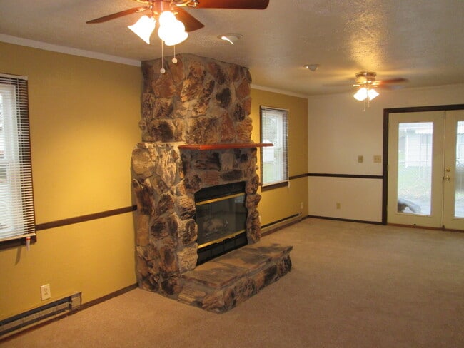 Photo - 2529 Bainbridge Ave