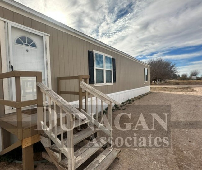Building Photo - 4 Bedroom 4 Bath Mobile Home- Fully Furnished