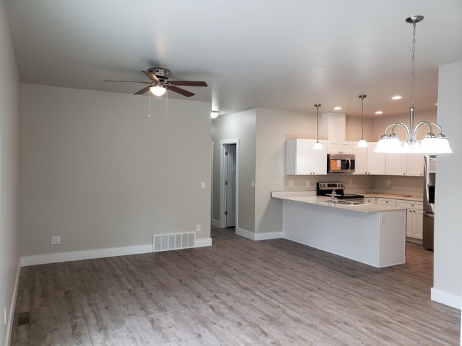 Photo - 166 Fairway Blvd