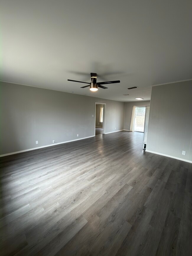 Photo - 6113 Springbrook Dr