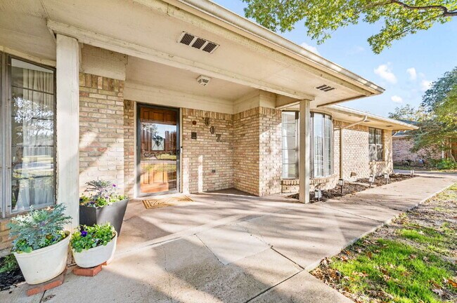 Photo - "Charming 3-Bed Oasis with Fireplace in the Heart of Grapevine – 2,238 Sq Ft of Comfort!"