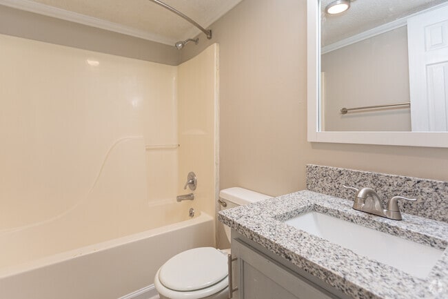2BR, 1BA - 950 SF