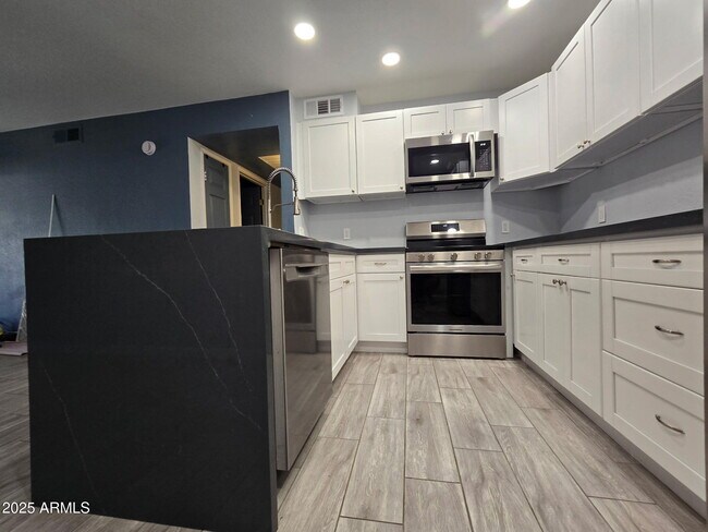 Photo - 1720 E Thunderbird Rd Unidad 1051