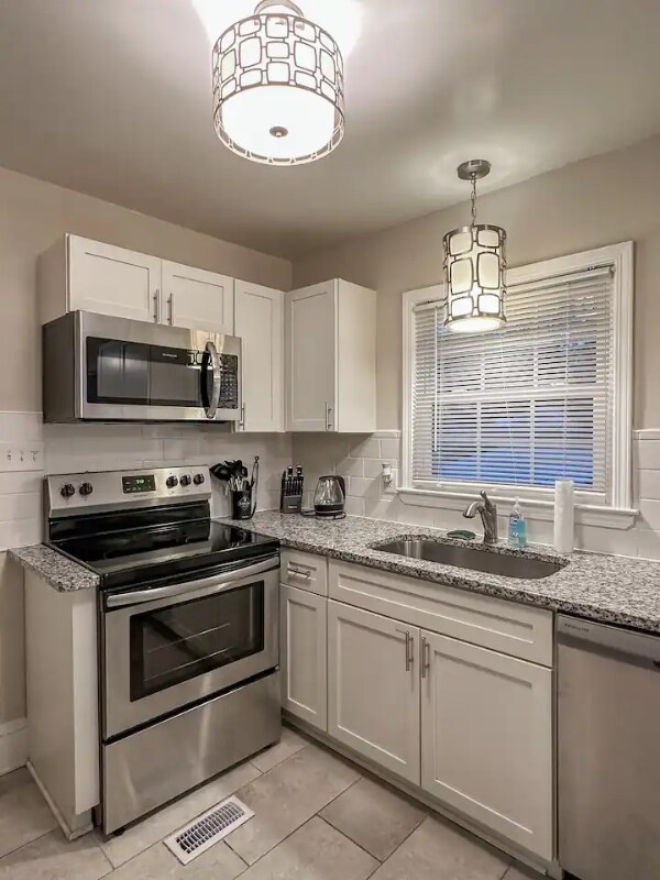 Photo - 612 E Woodlawn Rd