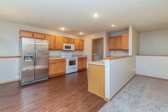 Photo - FULLY FENCED IN YARD!! 3 Bedroom, 2.5 Bathroom Home in Ankeny
