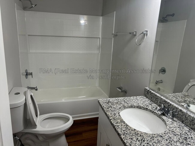 Photo - 1342 Drewery Ave Unit B