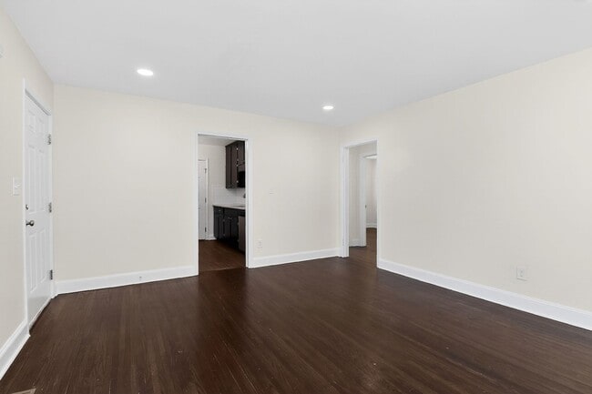Photo - Charming Two Bedroom Duplex in Commonwealth Park!
