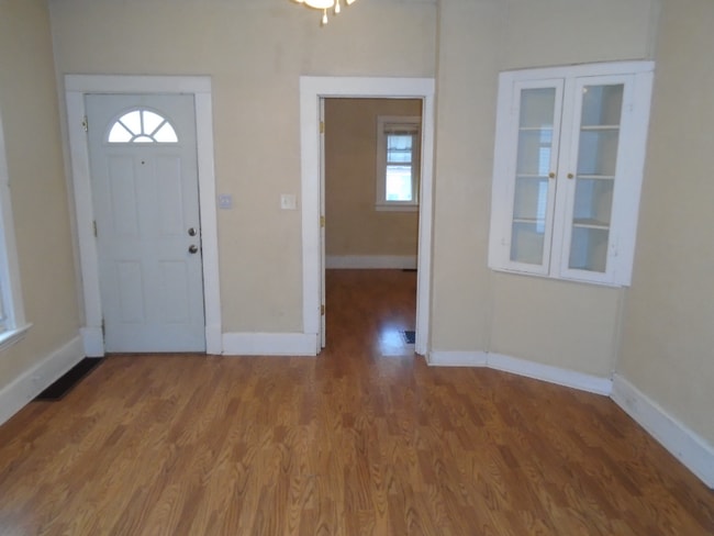 Photo - 935 Baraga St NE