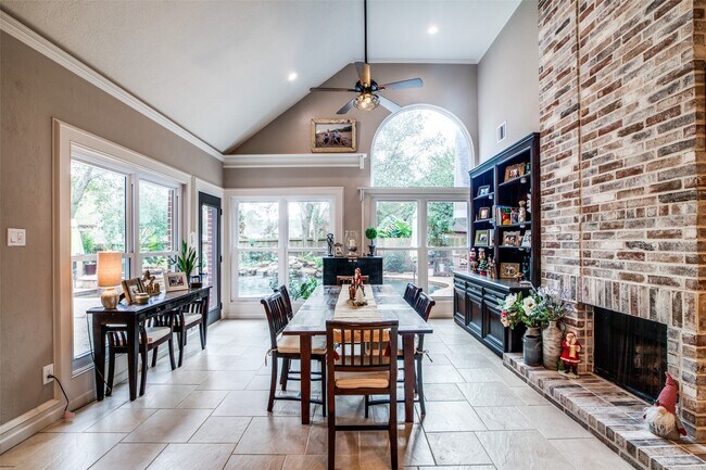 Photo - 7 Deer Lake Ct