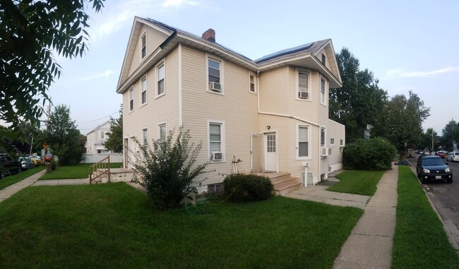 Building Photo - 83 Kraemer St Unit 1 Rental