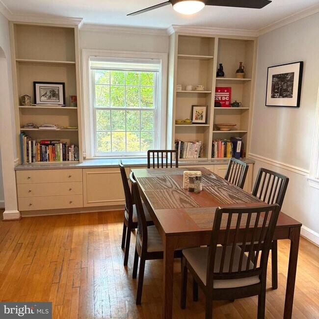 Photo - 3121 Quebec Pl NW