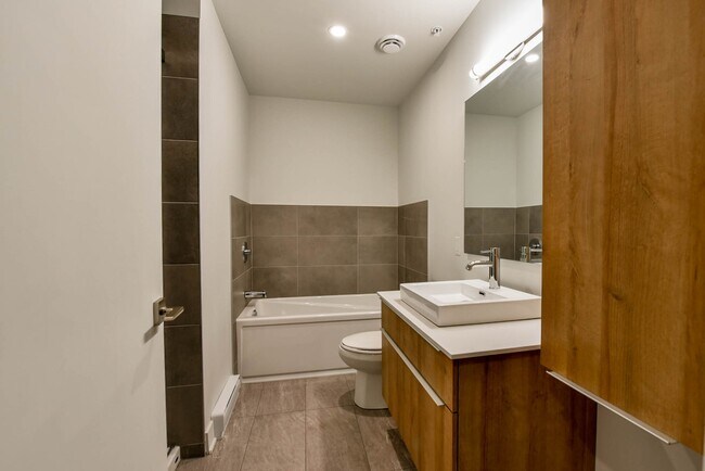 Photo - 9675 Av. Papineau Unit 5