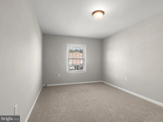 Photo - 9075 N Laurel Rd