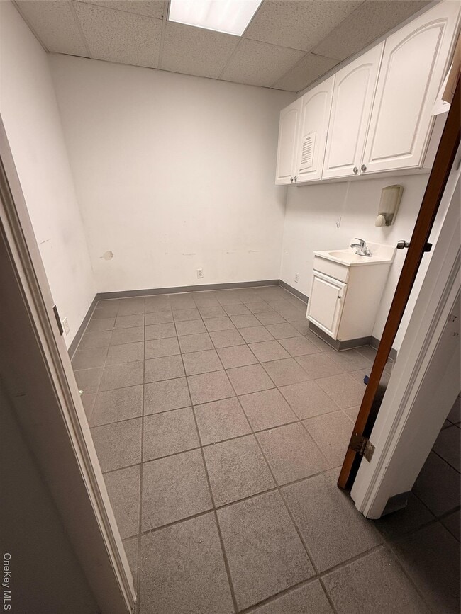 Photo - 86-20 Jamaica Ave Unidad Storefront