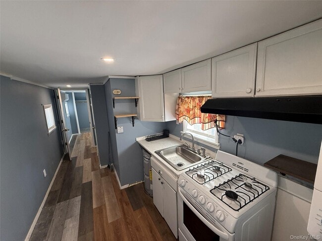 275 Robinson Ave Unit B