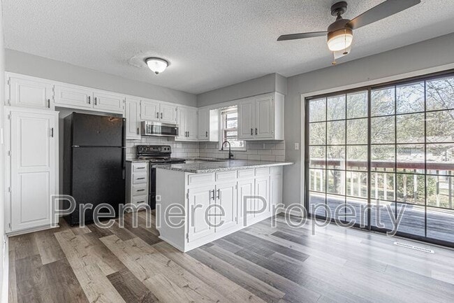 Photo - 11702 E 60 St