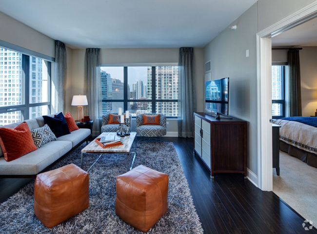 Building Photo - 60 W Hubbard St Rental