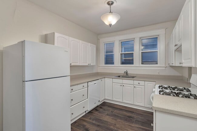 Photo - Vintage Charm Meets Modern Comfort in NW Portland Unit No. 1