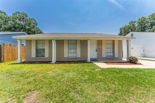 Building Photo - 16017 Woodpine Dr