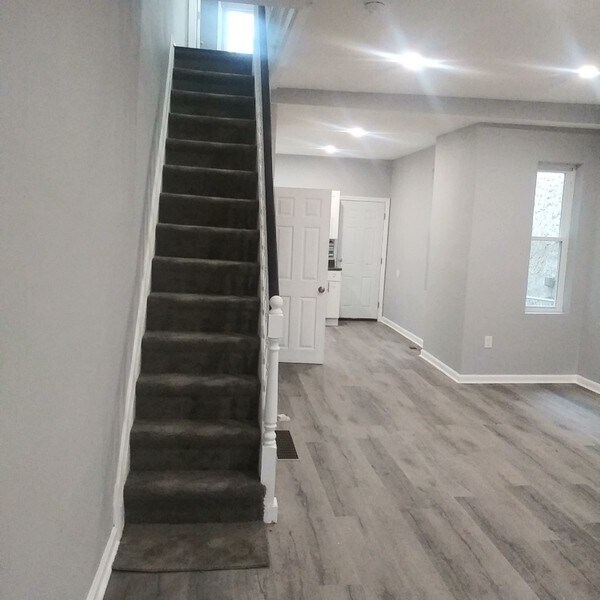 Building Photo - 5527 Pearl St