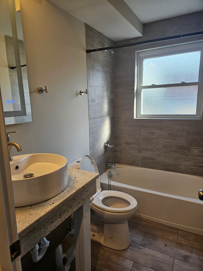 1231 Laidlaw Ave Unit 4