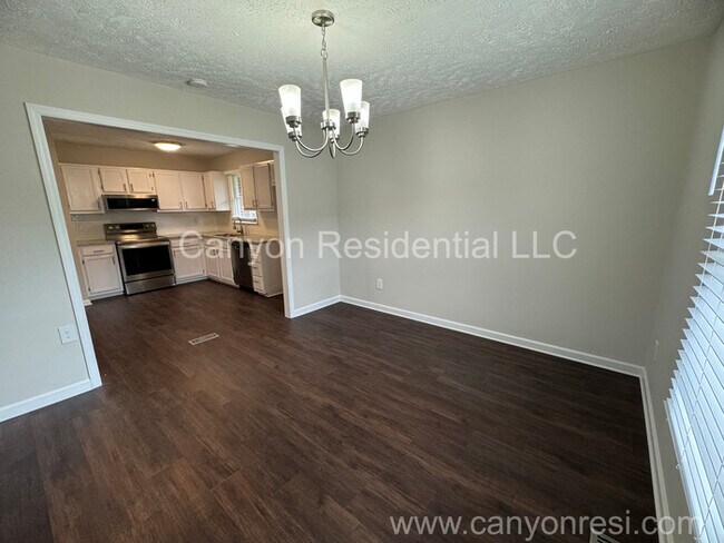 Photo - 6615 Burgenfield Dr