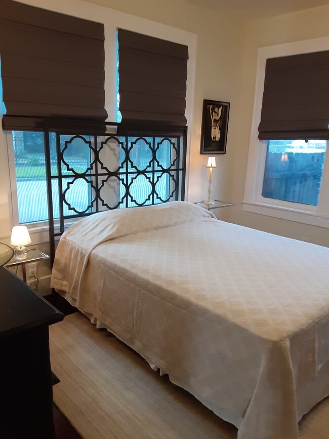 Building Photo - 4101 Dallas St Unit 1