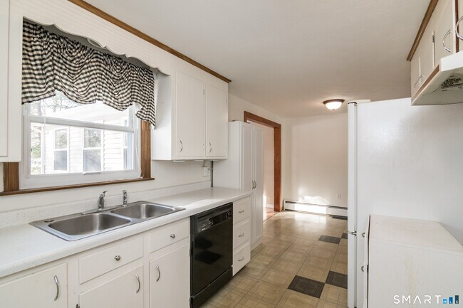 Photo - 17 Howard St