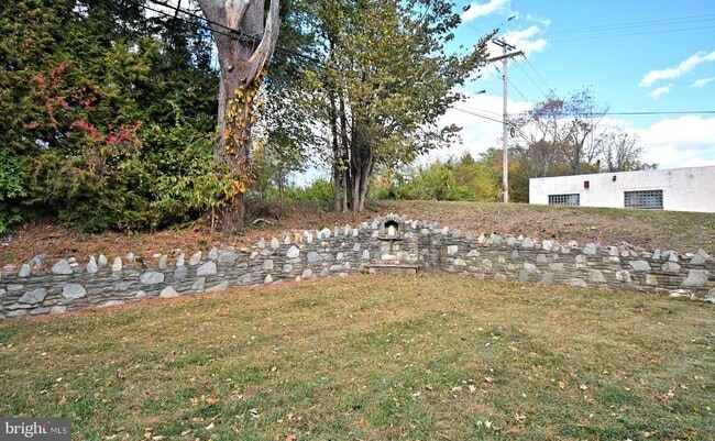 Photo - 201 Montgomery Ave