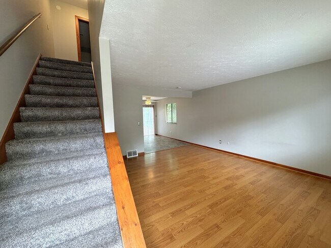 Photo - 3090 Highcliff Ct Unit 3090