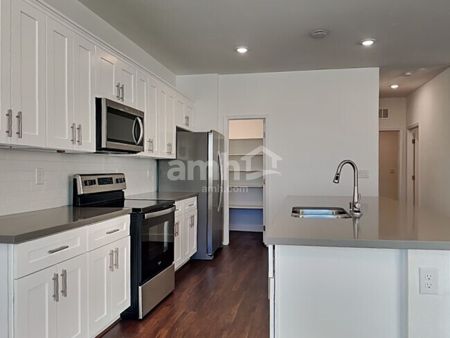 Photo - 4848 Blushing Star St