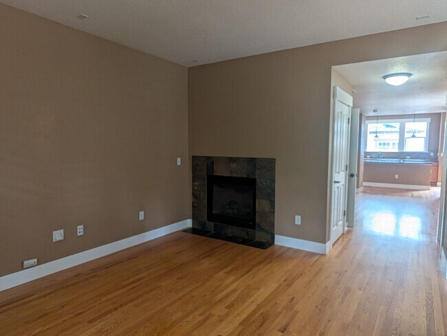 Photo - 1166 S Sherman St