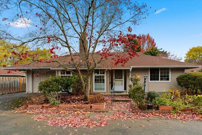 Building Photo - 5330 SW Mayfair Ct