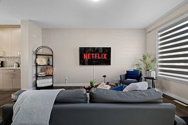 Photo - 10755-10792 92 St NW Unit SI ID1471309P