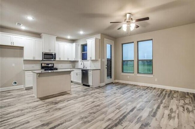 Photo - 4513 Titus Cir