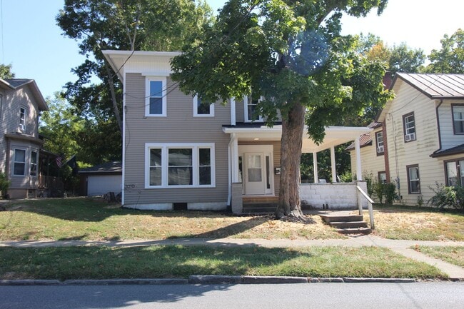 Building Photo - Two Bedroom Duplex Rental