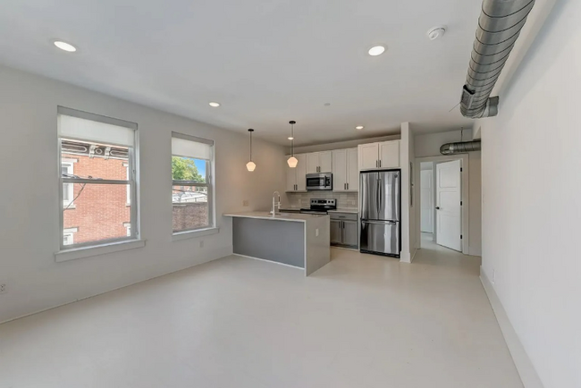 Building Photo - 2047 N Front St Rental
