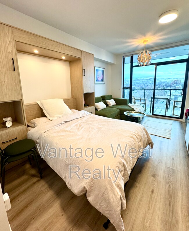 Photo - 1488-1488 Bertram St