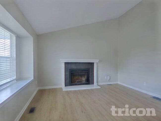Photo - 1721 S Genoa Way