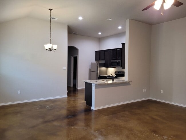 Photo - 3/2 Duplex in Seguin