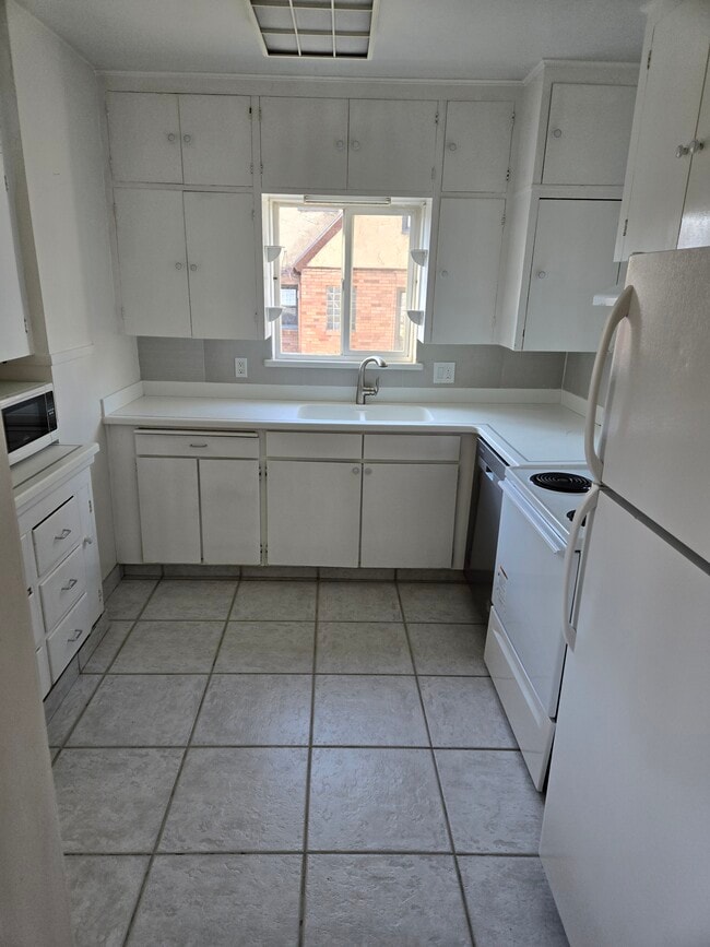 Photo - 1776 E 900 S