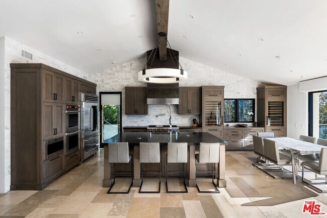 Photo - 7043 Birdview Ave